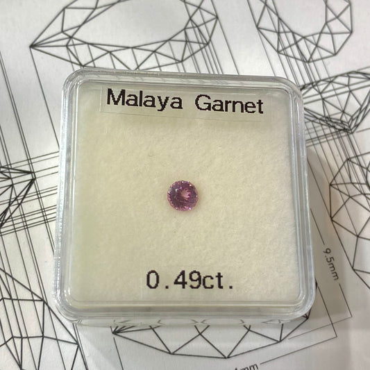 【LIVE配信商品】はコチラです❗️ピアっちゃん作品🔮ファンシーランド✨マラヤガーネット0.49ct💎