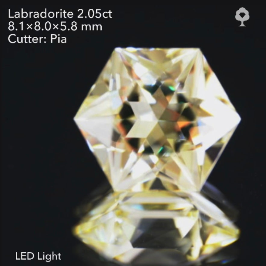 【SOLD OUT】キラキラヘキサゴン✨ラブラドライト2.05ct✨ピアッちゃん作品👍LIVE中お問合せ一番乗り特価でご紹介です♪