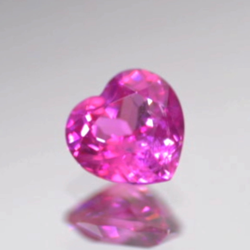 【SOLD OUT】鮮やかピンクと抜群のプロポーション💖モザンビーク産ピンクサファイア0.38ct✨ピアッちゃん作品