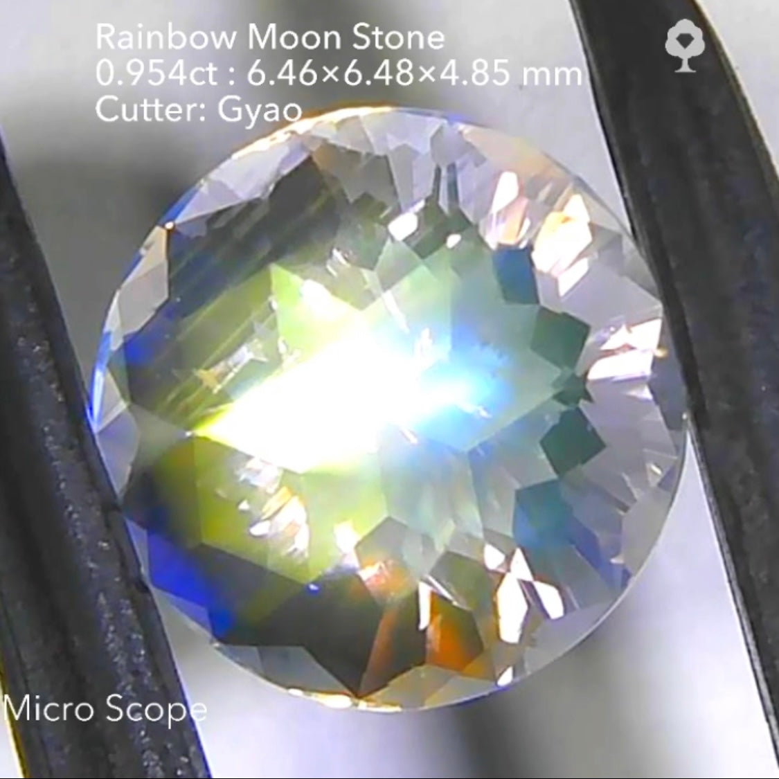 【SOLD OUT】表も裏もキューブだらけ❗️石質も最高💎✨レインボームーンストーン0.954ct🌈🌕💎ゲオちゃん作品👍“14日はGemTreeの日”ご紹介作品