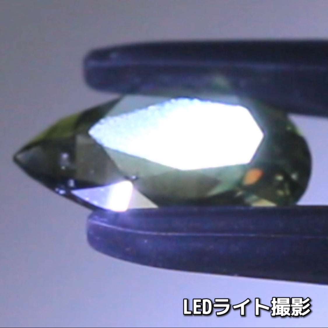 タンザニア産非加熱サファイア2.675ct💎“緑”特集第5弾は❗️ムーンストーンのシラーのように煌めきます✨ナントGemTreeAuction 1円スタート👍こちらは11月13日(金曜日)「22時00分終了」となります⏰