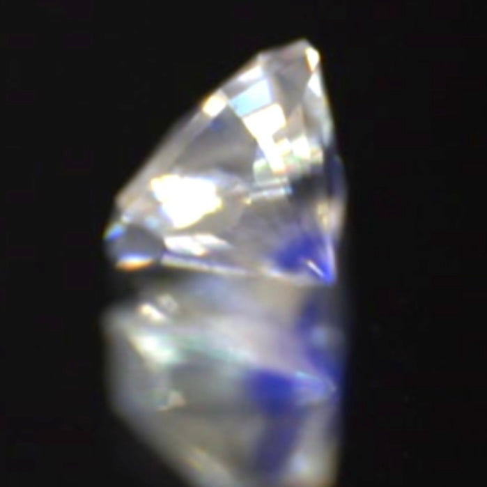 大人気の《宝石形》こちらは傑作カット💎レインボームーンストーン0.514ct✨ゲオちゃん作品