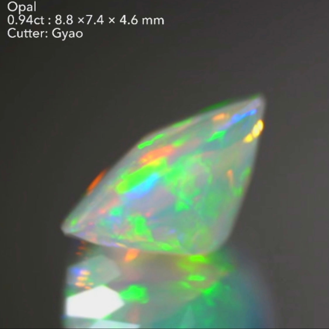 【SOLD OUT】“Special Buffその1”平らなシュガーローフ👍オパール0.94ct💎ゲオちゃん作品🎁✨LIVE中お問合せ一番乗り特価でご紹介です♪