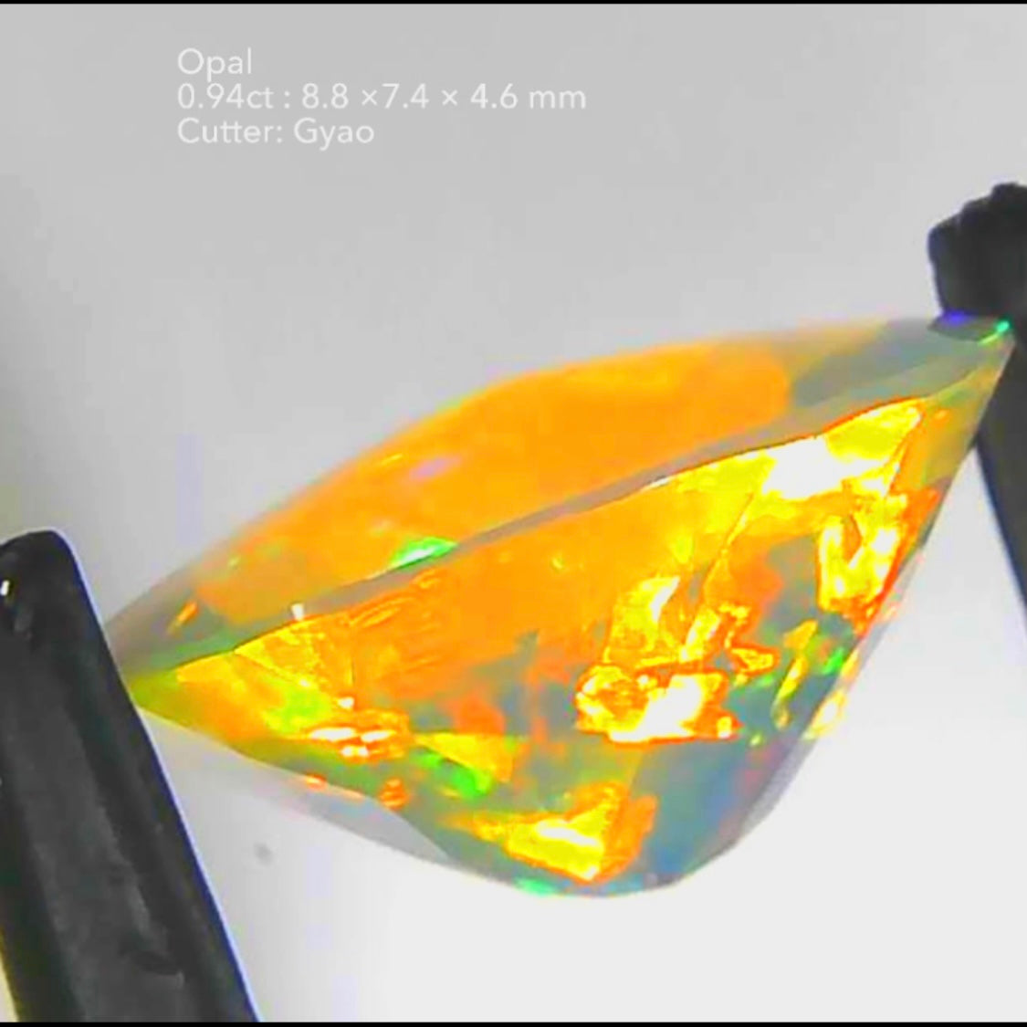 【SOLD OUT】“Special Buffその1”平らなシュガーローフ👍オパール0.94ct💎ゲオちゃん作品🎁✨LIVE中お問合せ一番乗り特価でご紹介です♪