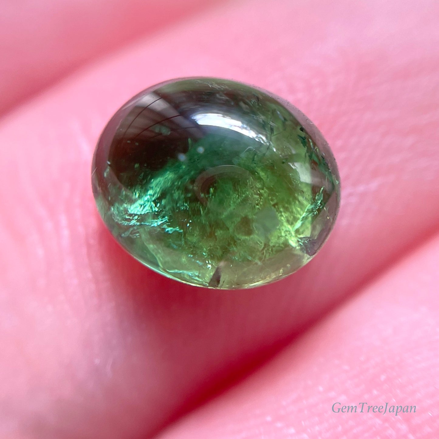 素晴らしいグリーンの濃淡🍏カボショントルマリン1.76ct吉村作品👍GTJ名物【HPオークション】こちらはクーポンはごめんなさい🙏