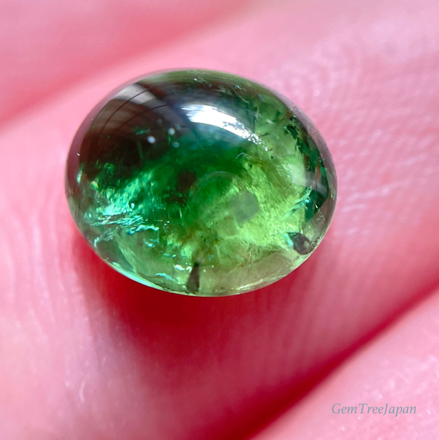素晴らしいグリーンの濃淡🍏カボショントルマリン1.76ct吉村作品👍GTJ名物【HPオークション】こちらはクーポンはごめんなさい🙏