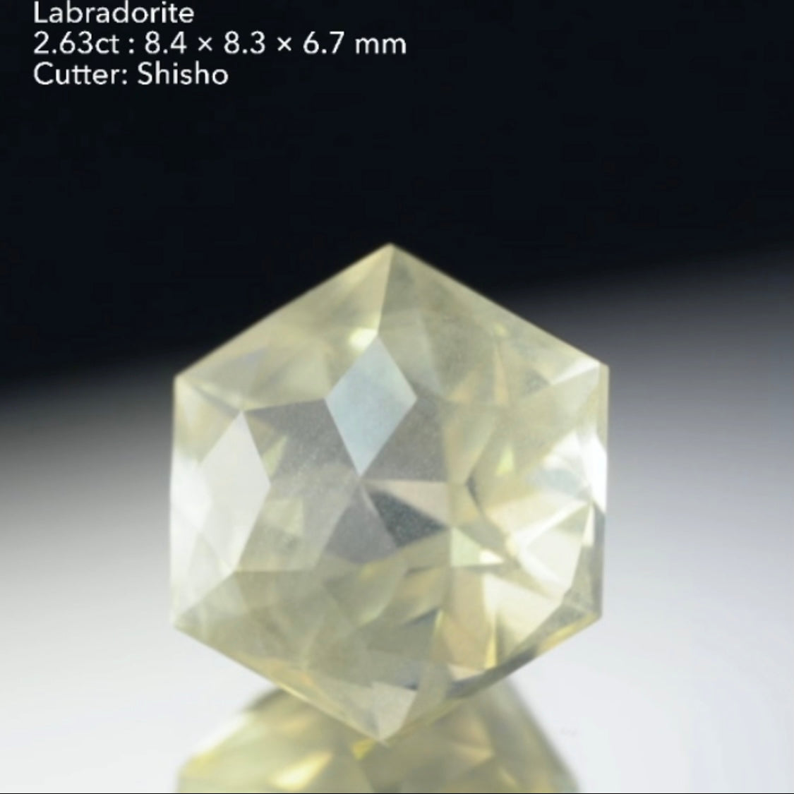 【SOLD OUT】六芒星が煌めくヘキサゴン🌟ラブラドライト2.63ct💎師匠作品✨お問合せ一番乗り特価でご紹介です♪