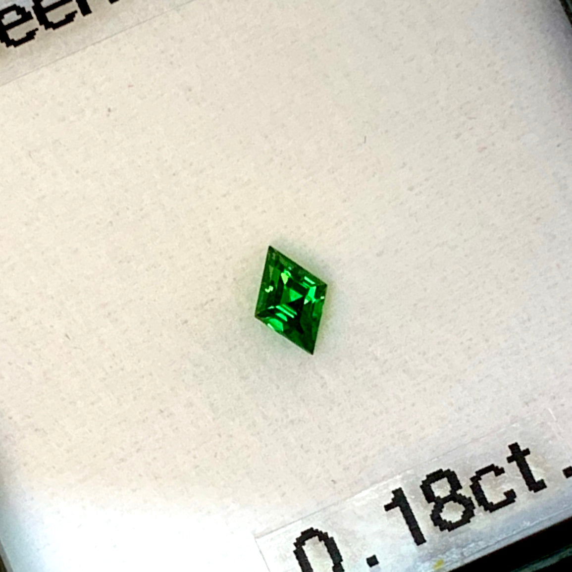 【小粒でも凄いぞ❗️シリーズ】ツァボライト(グリーンガーネット) 0.18ct✨11/17お昼Live配信商品⚡️ピアっちゃん作品💎✨