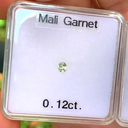 小ちゃいけどキラキラ🎶カラーレスマリガーネット0.12ct❤︎4/2ご紹介プチプラ作品✨クーポンはごめんなさい🙇♀️🙇♀️🙇♀️