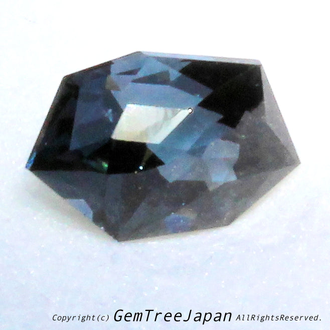 出たァ〜!レイ先生の代名詞「クレイジーカット」1.227ct✨レイ先生作品💎ここに復活!『スピネル博物館』