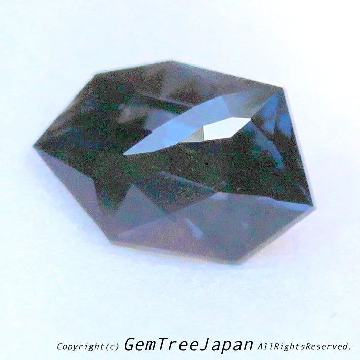 出たァ〜!レイ先生の代名詞「クレイジーカット」1.227ct✨レイ先生作品💎ここに復活!『スピネル博物館』