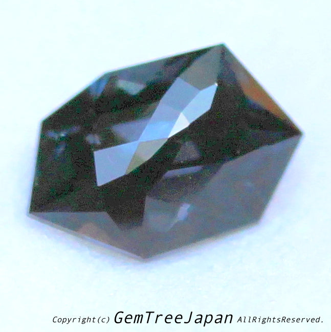 出たァ〜!レイ先生の代名詞「クレイジーカット」1.227ct✨レイ先生作品💎ここに復活!『スピネル博物館』
