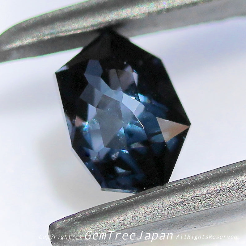 出たァ〜!レイ先生の代名詞「クレイジーカット」1.227ct✨レイ先生作品💎ここに復活!『スピネル博物館』