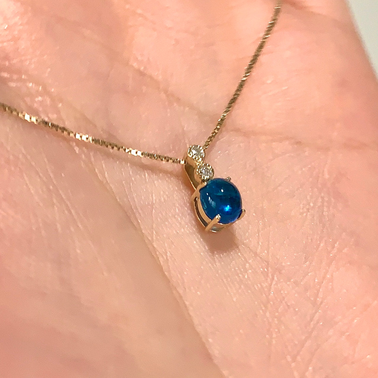 【GTC動画紹介品🎶】新作🌟10金ペンダント💎✨コチラは青ver💙インパクトのあるブルーの彩りに癒されるアパタイトのYGペンダント