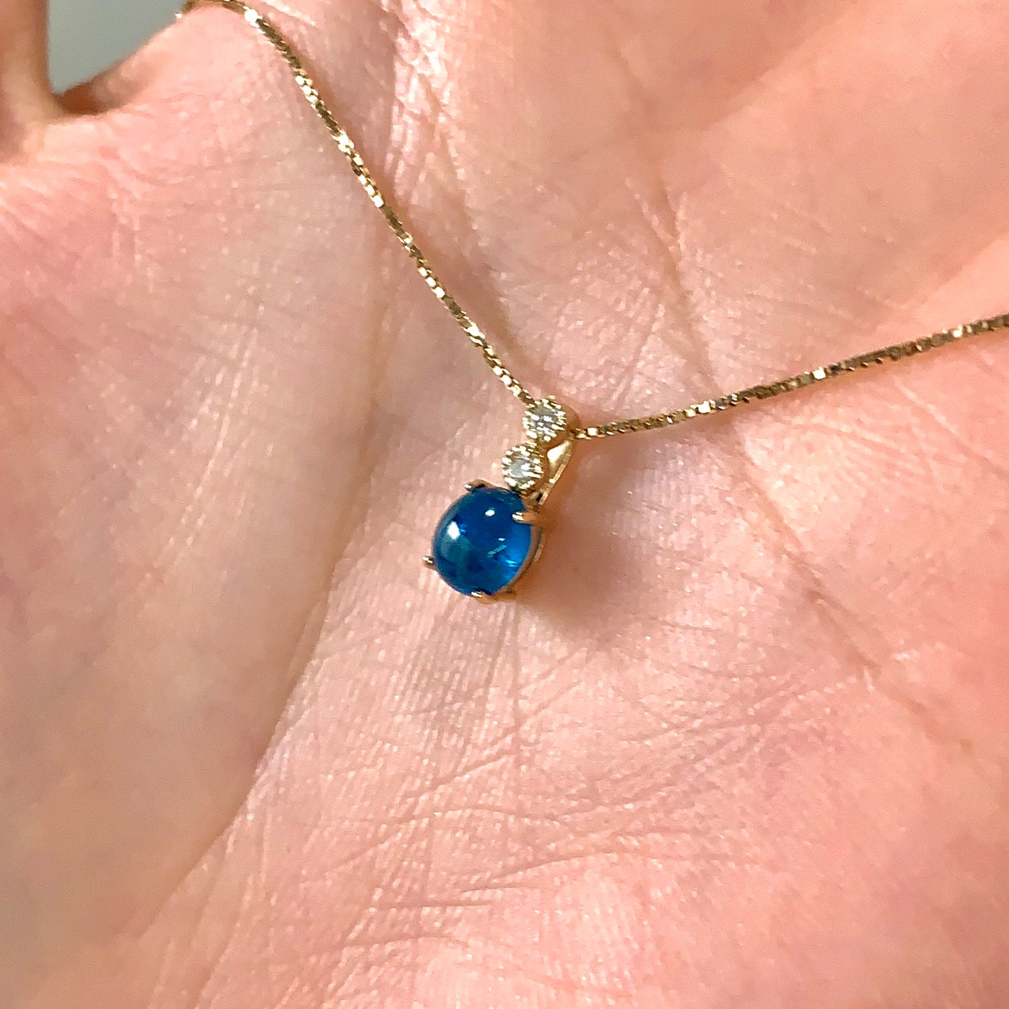 【GTC動画紹介品🎶】新作🌟10金ペンダント💎✨コチラは青ver💙インパクトのあるブルーの彩りに癒されるアパタイトのYGペンダント