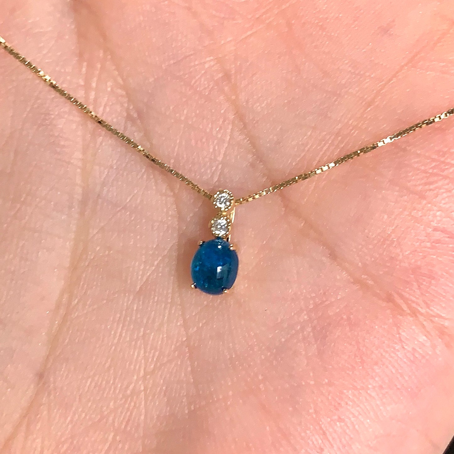 【GTC動画紹介品🎶】新作🌟10金ペンダント💎✨コチラは青ver💙インパクトのあるブルーの彩りに癒されるアパタイトのYGペンダント