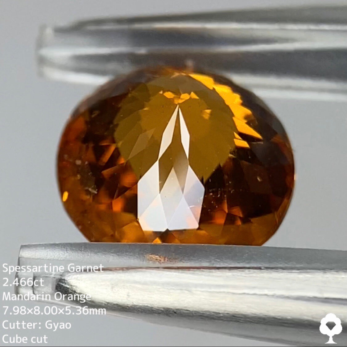 【1/1(日)01:00終了‼️初日の出オークション】明るく鮮やかな希少マンダリンカラーの上に浮かぶ立方体に見惚れる【Cube Cut】スペサタイトガーネット★(マンダリンオレンジ) 2.466ct