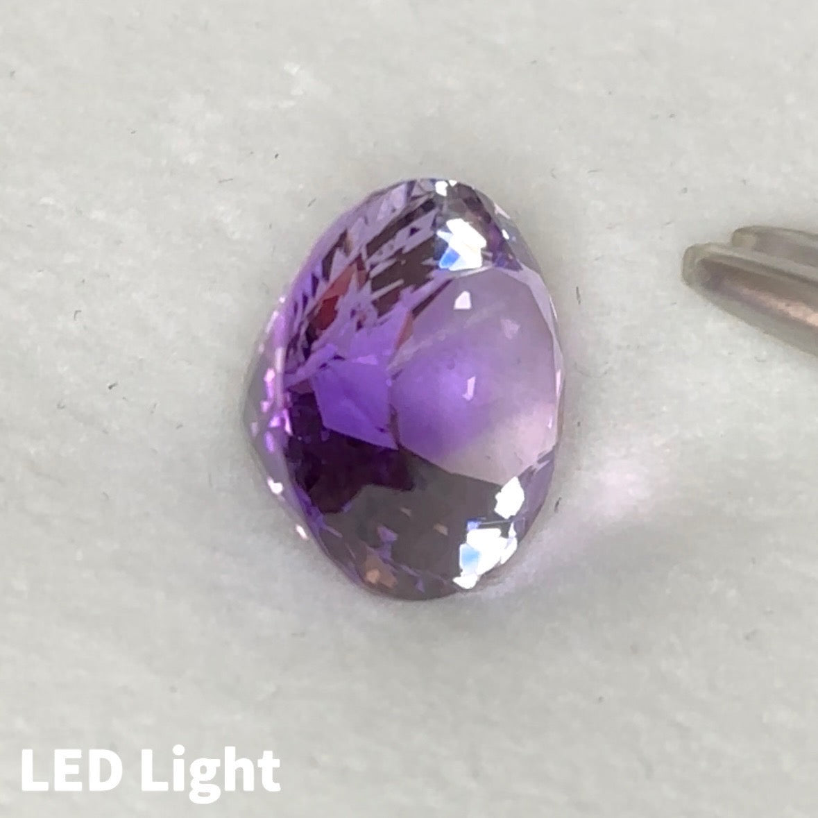 新春初売り特価❗️花のような可憐さ。アメジスト 9.84ct キューブカット