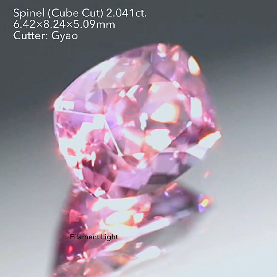 カラーシフトまでしちゃう✨💎🔦ラベンダー色のアメジストカラー💕大粒スピネル2.041ct キューブカット ゲオちゃん作品