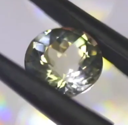 くららカットのラブラドライト1.20ct✨師匠作品❗️12/8 Live配信商品💎🌳⚡️