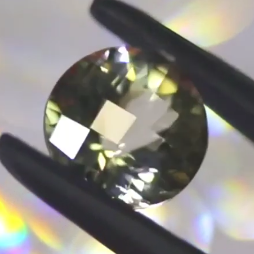 くららカットのラブラドライト2.25ct✨師匠作品❗️12/8 Live配信商品💎🌳⚡