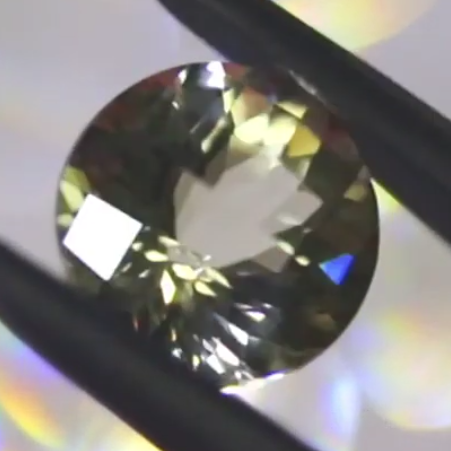 くららカットのラブラドライト2.25ct✨師匠作品❗️12/8 Live配信商品💎🌳⚡