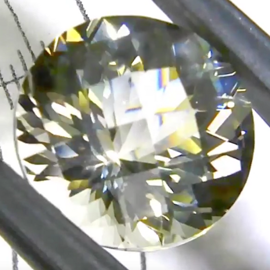 くららカットのラブラドライト2.25ct✨師匠作品❗️12/8 Live配信商品💎🌳⚡
