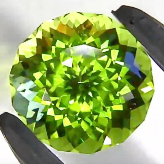 ペリドット1.66ct レイちゃん作品✨GemTreeLive 12/28(月)13:00~ご紹介商品💎🌳⚡️
