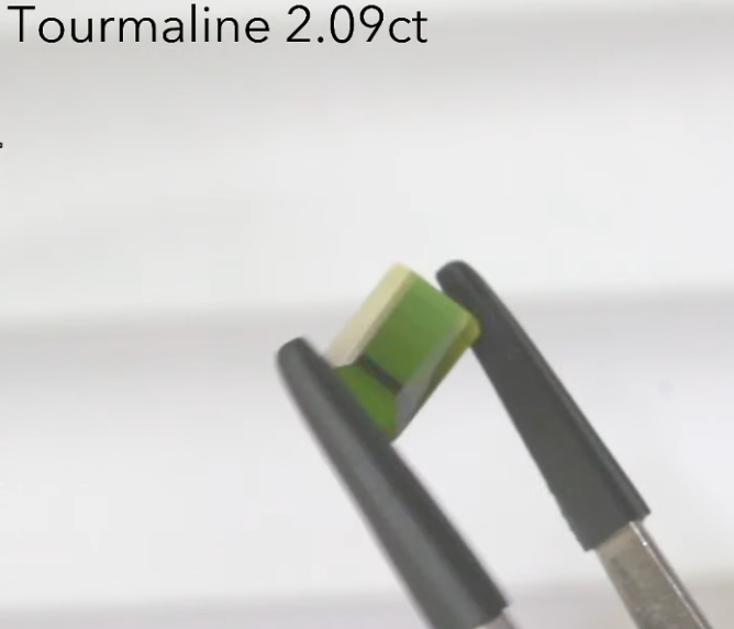 トルマリン 2.09ct ゲオちゃん新作✨ 3/4 12:00~Live配信商品💎🌳⚡️