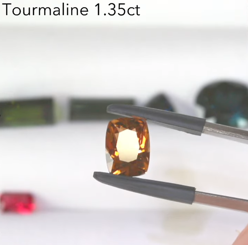 超絶美色トルマリン 1.35ct ゲオちゃん作品✨4月10日・11日の2日間ぽっきり「ナント¥34,560−」❗️❗️こちらはクーポンはごめんなさい🙇