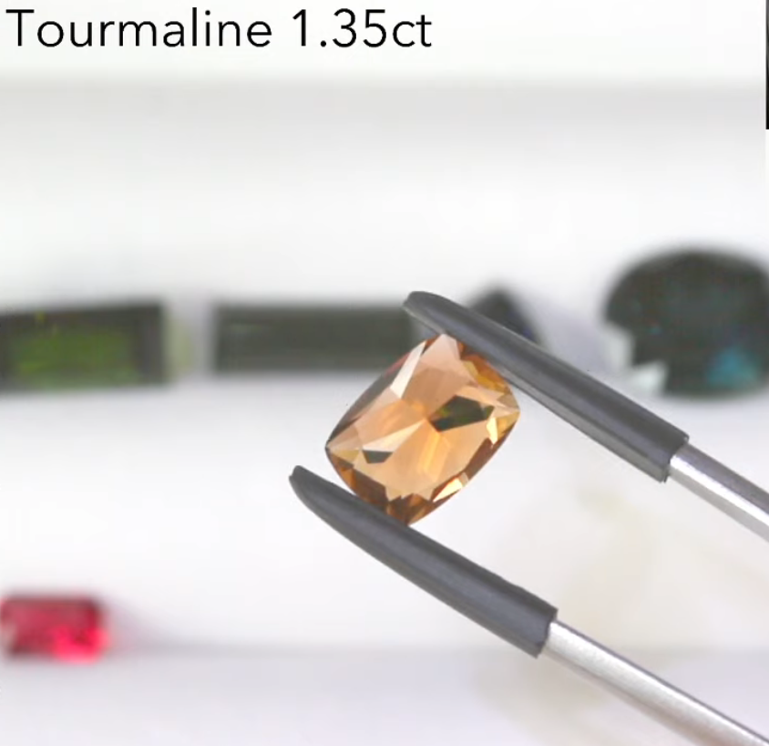 超絶美色トルマリン 1.35ct ゲオちゃん作品✨4月10日・11日の2日間ぽっきり「ナント¥34,560−」❗️❗️こちらはクーポンはごめんなさい🙇