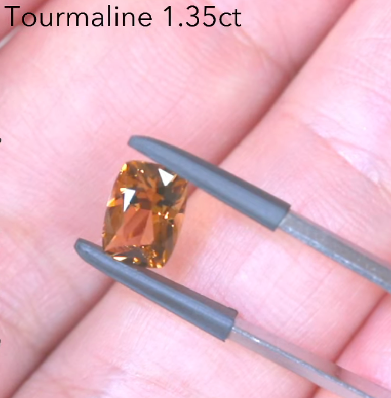 超絶美色トルマリン 1.35ct ゲオちゃん作品✨4月10日・11日の2日間ぽっきり「ナント¥34,560−」❗️❗️こちらはクーポンはごめんなさい🙇