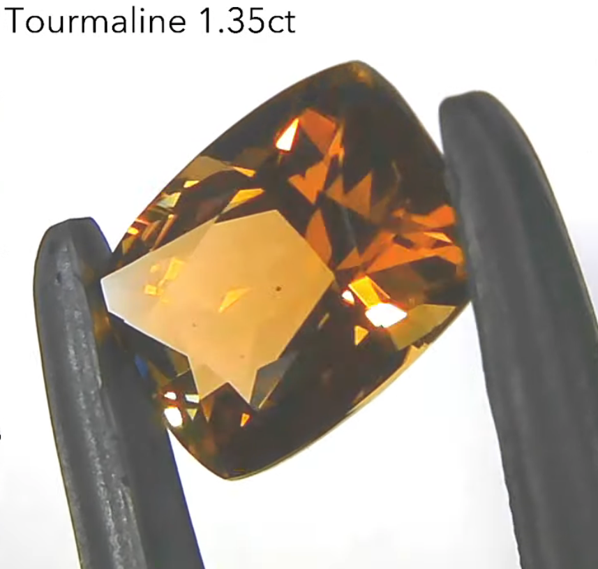 超絶美色トルマリン 1.35ct ゲオちゃん作品✨4月10日・11日の2日間ぽっきり「ナント¥34,560−」❗️❗️こちらはクーポンはごめんなさい🙇