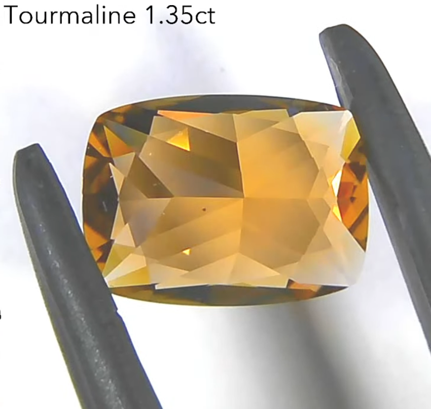 超絶美色トルマリン 1.35ct ゲオちゃん作品✨4月10日・11日の2日間ぽっきり「ナント¥34,560−」❗️❗️こちらはクーポンはごめんなさい🙇