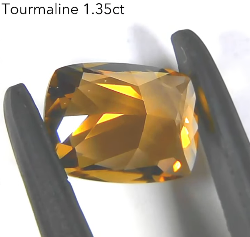 超絶美色トルマリン 1.35ct ゲオちゃん作品✨4月10日・11日の2日間ぽっきり「ナント¥34,560−」❗️❗️こちらはクーポンはごめんなさい🙇