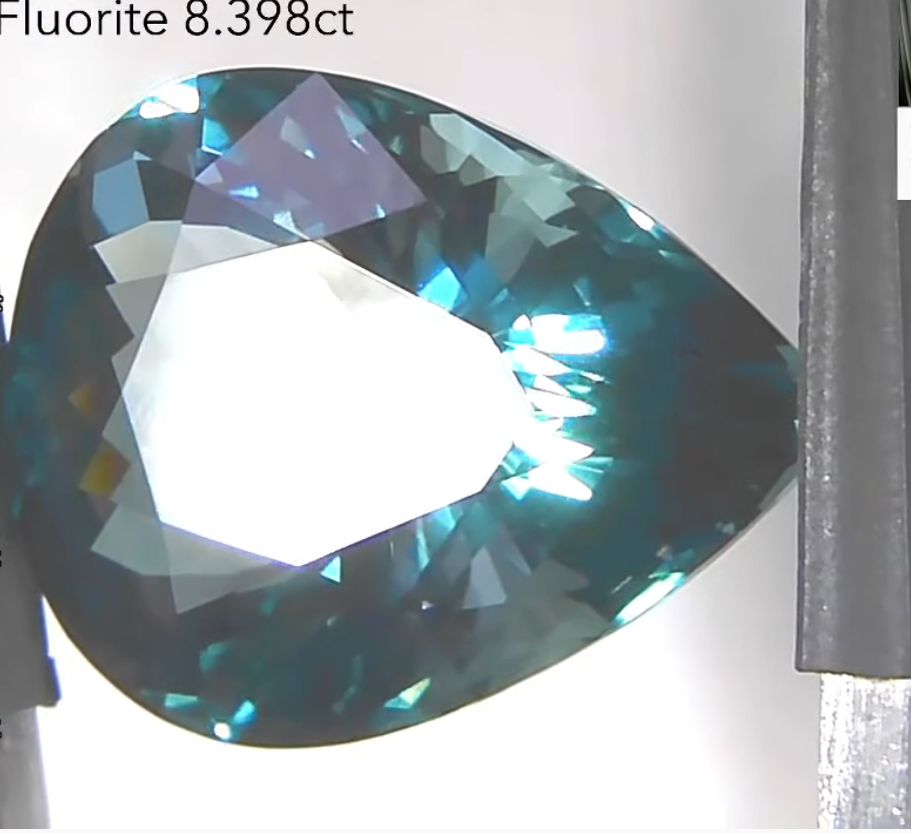 フローライト 8.398ct アディダス作品✨ 3/4 12:00~Live配信商品💎🌳⚡️