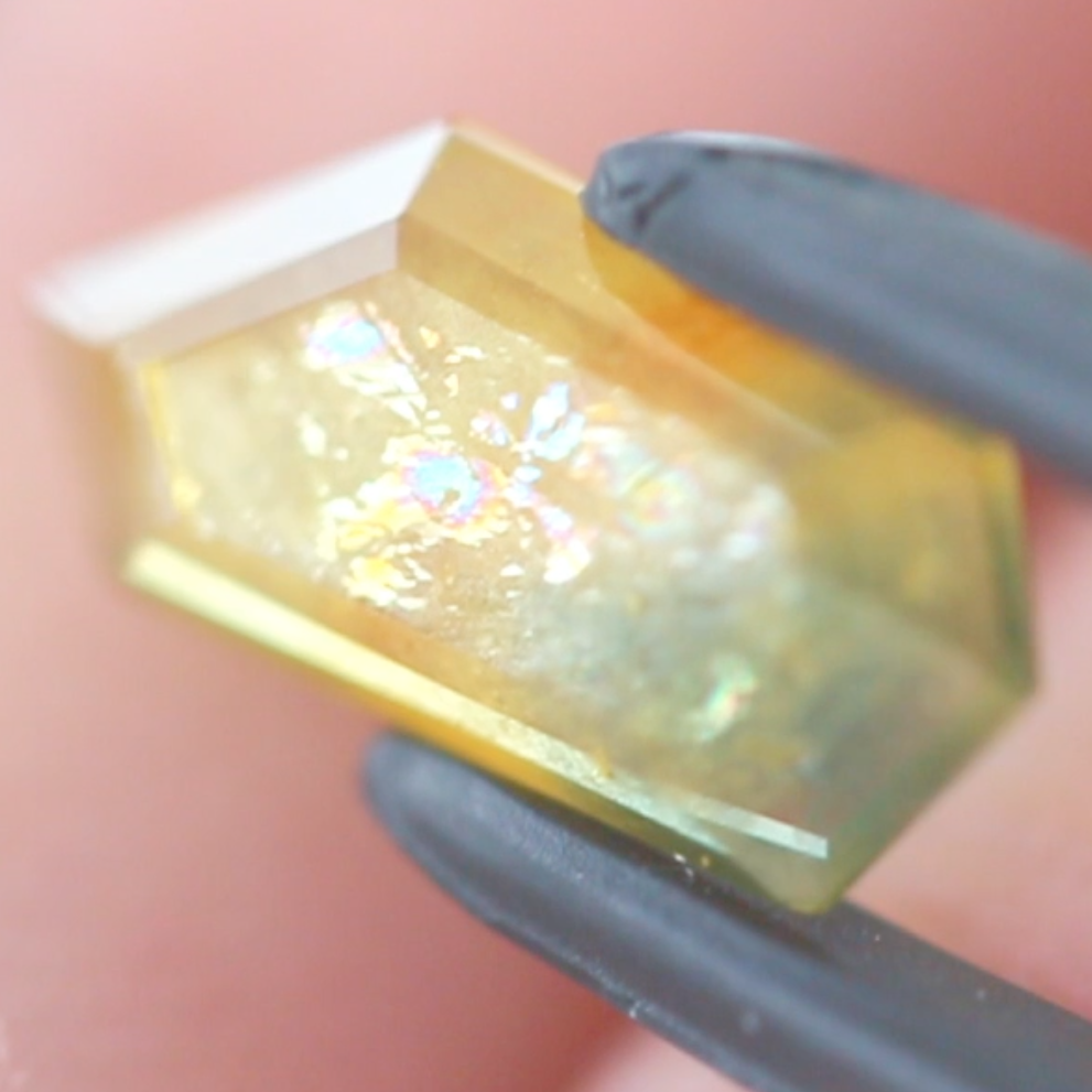 美しい虹インクルとパーティ感ある色合い★サファイア 1.55ct レイちゃん作品