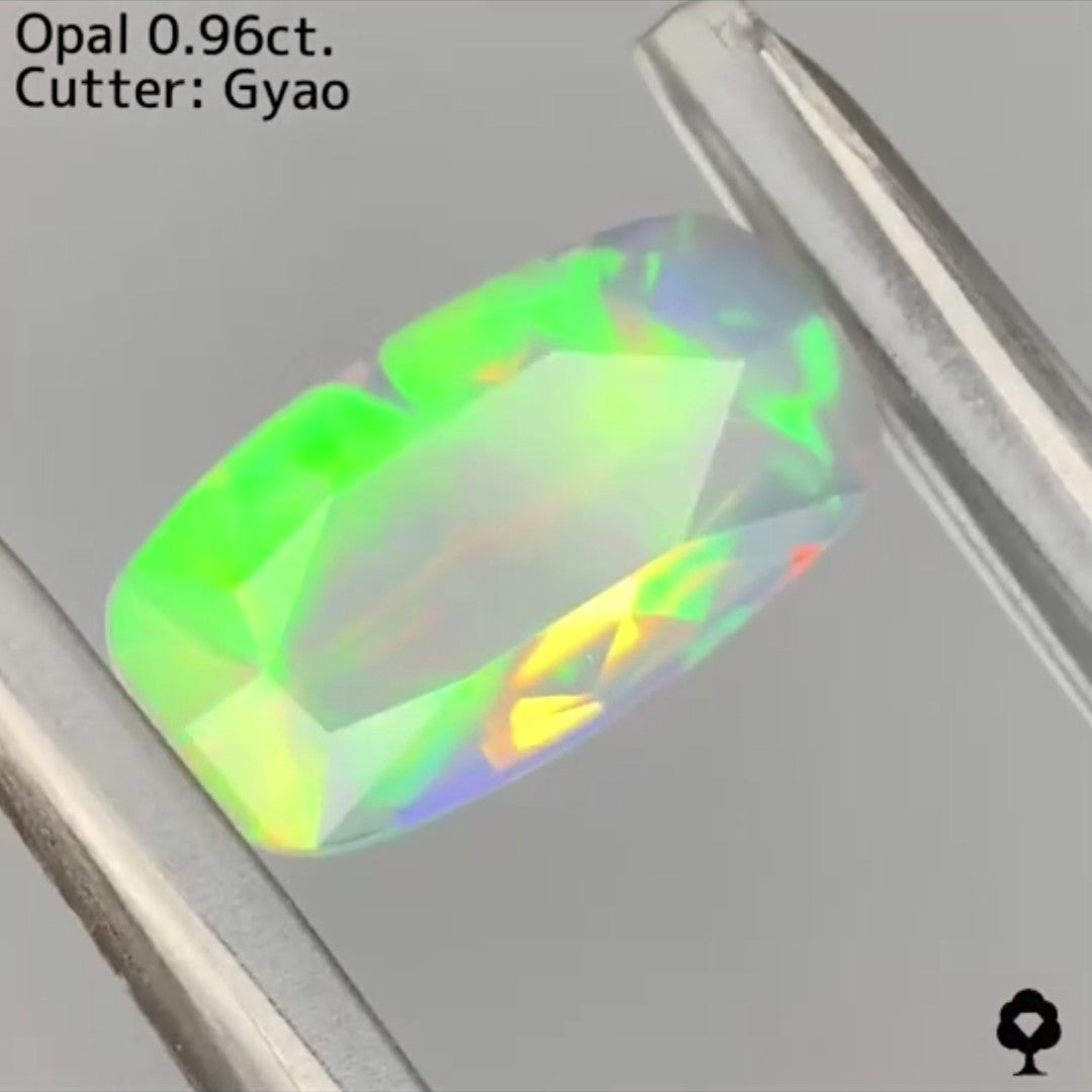 【キューブカット】クリスタルオパール 0.964ct