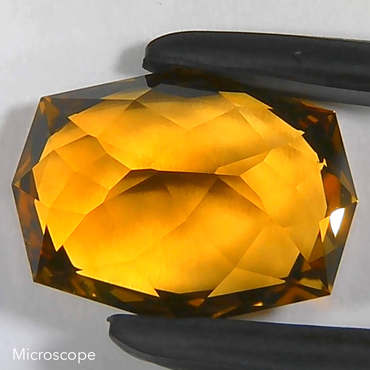師匠新作❗️美色オレンジと鋭く大胆なファンシーカットが冴えわたる🍊シトリン3.25ct