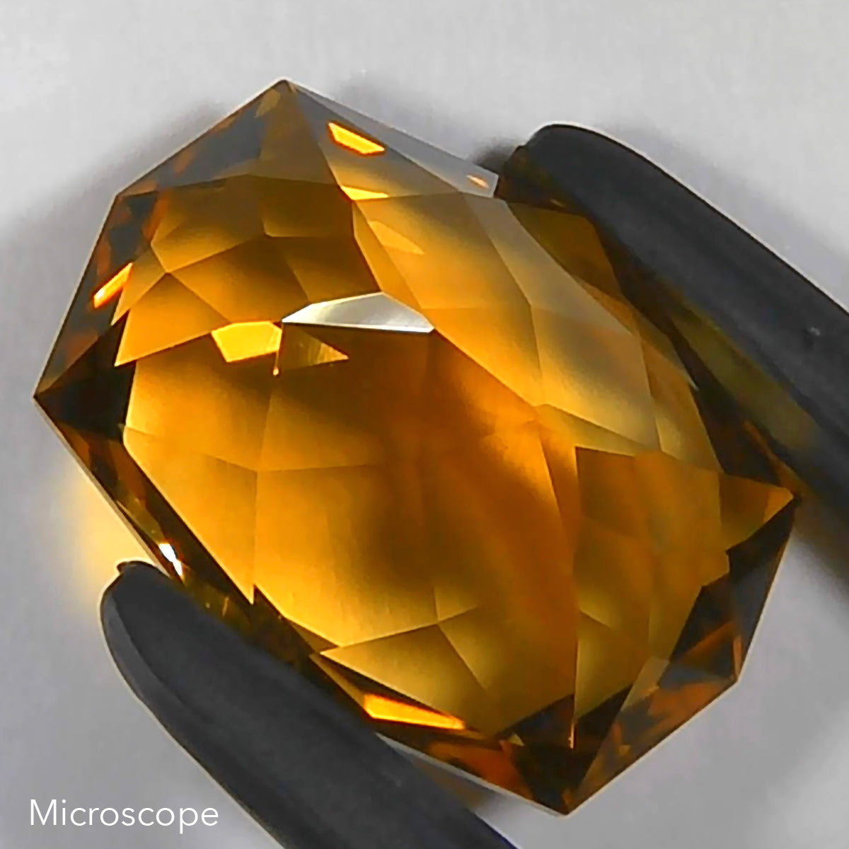 師匠新作❗️美色オレンジと鋭く大胆なファンシーカットが冴えわたる🍊シトリン3.25ct