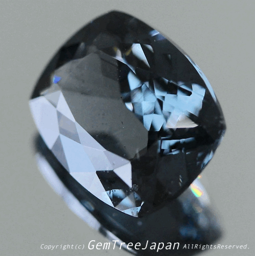 ピアっちゃん作品✨「大きなスピネル博物館」独特の青味が煌めく2.120ct💎