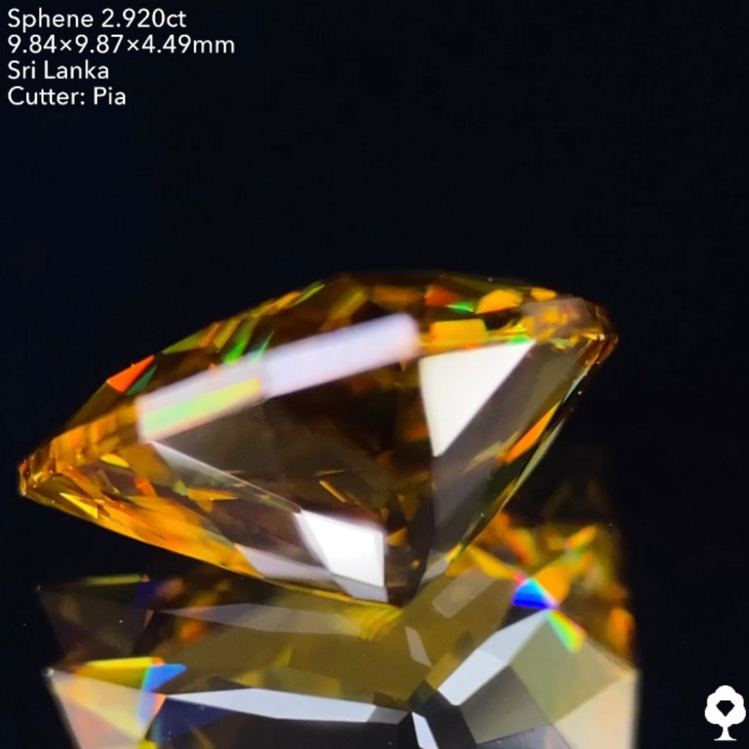 抜群のプロポーションのファンシートリリアント🌈スリランカ産スフェーン2.920ct✨ピアッちゃん作品💎