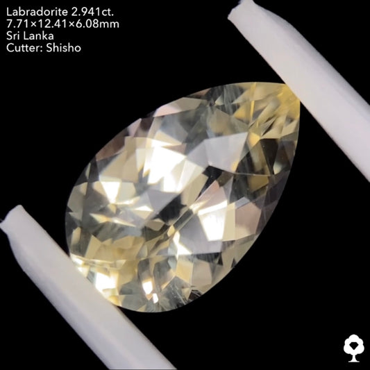 斜線シラー走る2面テーブルペアシェイプ★ラブラドライト2.941ct. 師匠作品