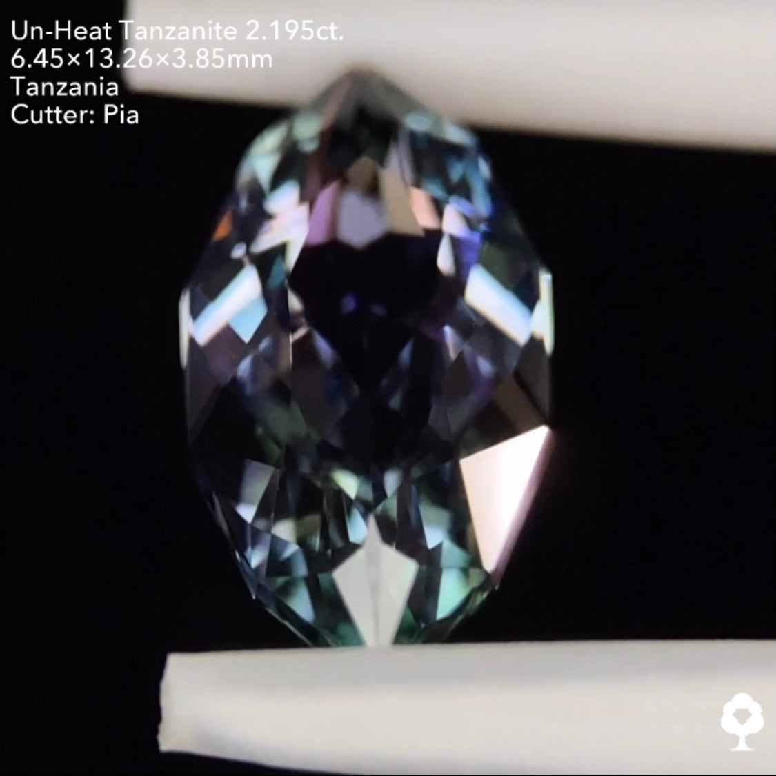 非加熱タンザナイト2.195ct. ファンシーマーキス ピアッちゃん作品