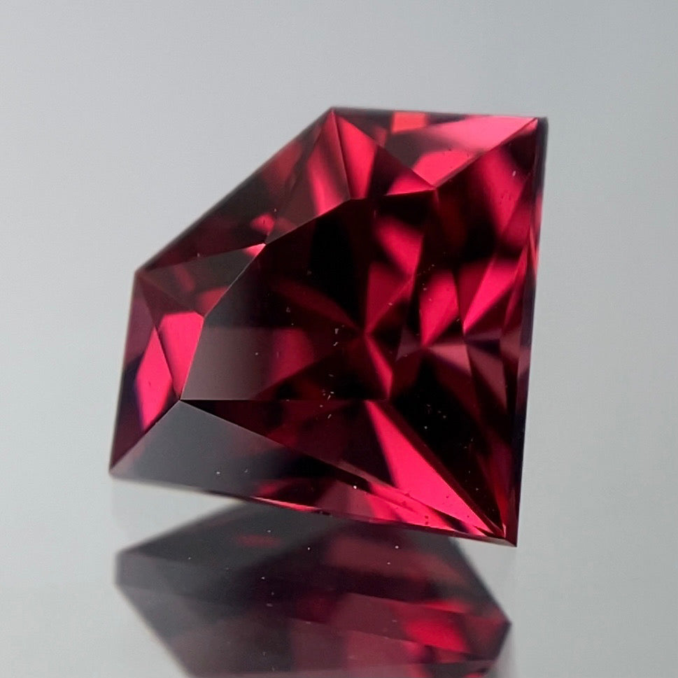 【SOLD OUT】宝石形ロードライトガーネット1.013ct ピアッちゃん作品 12/30Live【10ZBご利用】