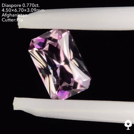 【SOLD OUT】ダイアスポア0.770ctピアッちゃん作品★お問合せ特別価格★