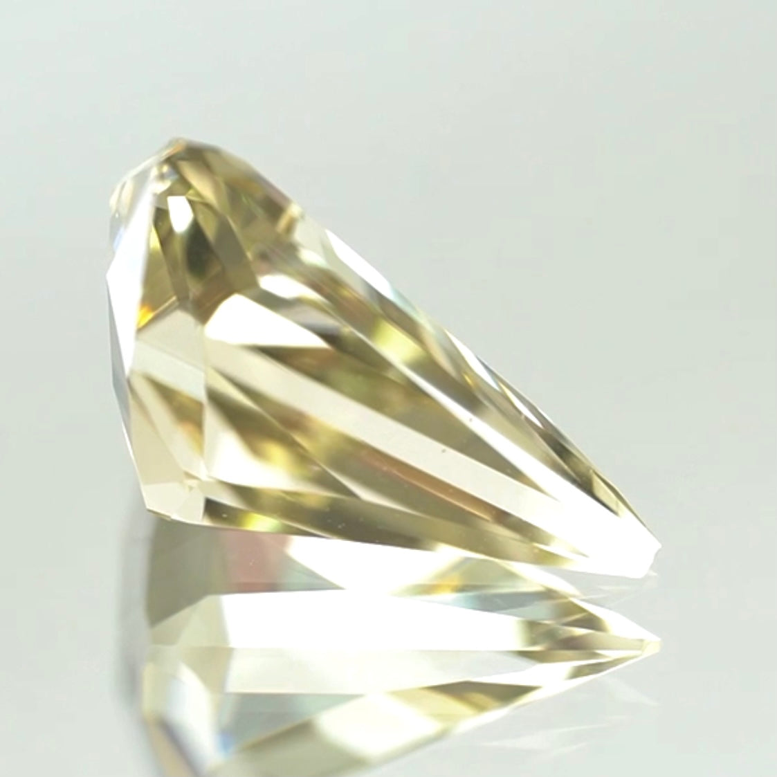 キリッとラブラドライト2.43ct💎師匠作品
