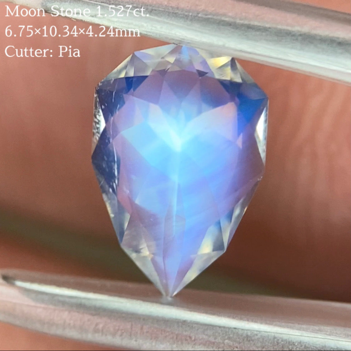 ブルーとグリーン混ざり合う絶妙なシラー★ムーンストーン1.527ct. ピアッちゃん作品