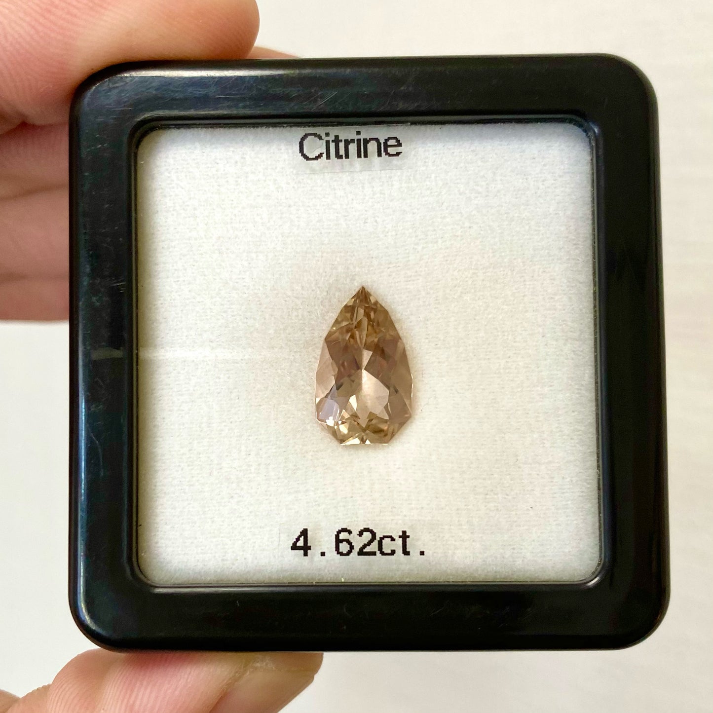 惹き込まれる感覚❗️師匠マジックのかかった魅惑のファンシーペアシェイプ✨シトリン4.62ct