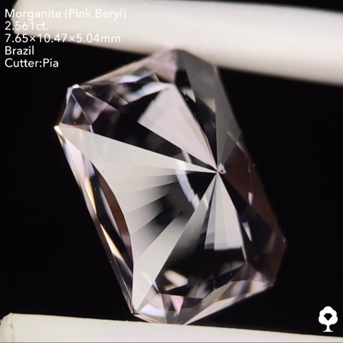【五月病を吹っ飛ばせキャンペーン💨】淡ピンクと鋭いカットの組み合わせが最高にモダン★モルガナイト 2.561ct ピアッちゃん作品